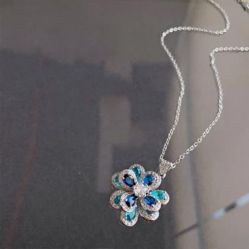 Großhandel B2B Blaue Kristall-Blumen-Halskette im Vintage-Stil